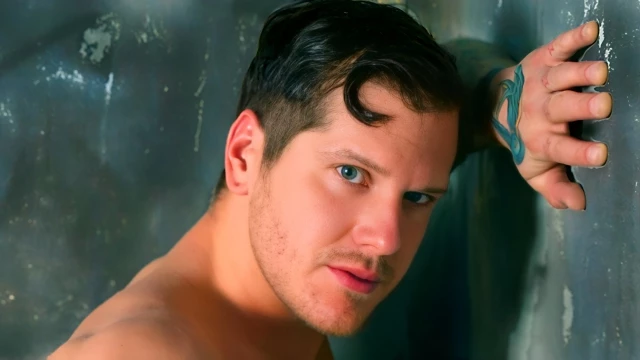 Marvelous Parker London Jacking Off Like Mad