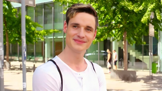 Pale-skinned And Round-assed Hottie Banged In FPV