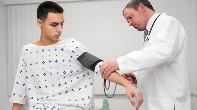 Exam Room Anal With Chase Rivers And Jesse Zeppelin