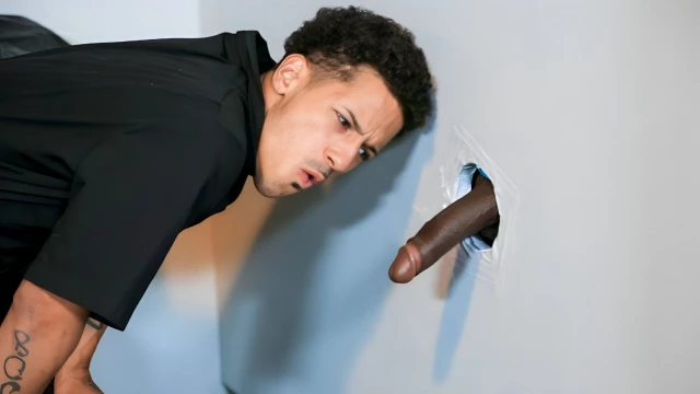 WC Fuck Video With Juan Carlos And Adonis Couverture