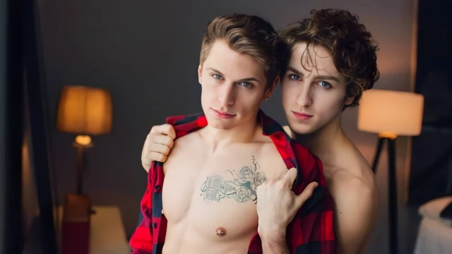 Fun-loving Gay Boys (Calvin Banks & Troy Accola) Fuck On Cam