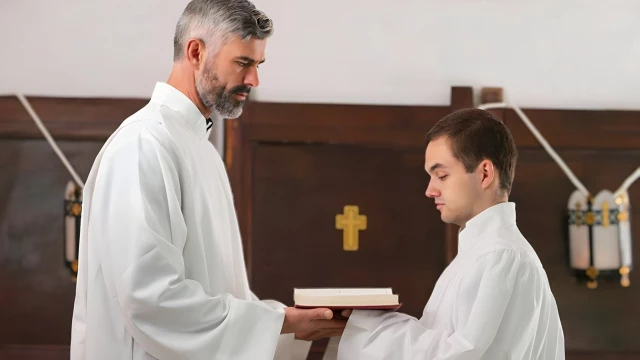 Handsome DILF Father Oaks Fucks Twink Marcus Rivers
