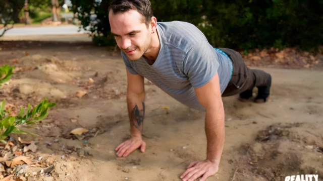 Badling Hunk Screams With A Dick In His Asshole