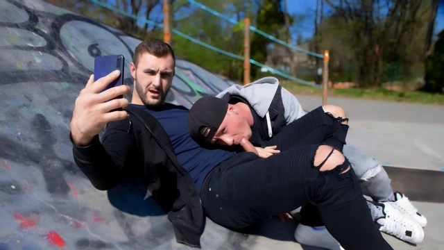 Hunk Vito Fucks Skater Boy Ryu